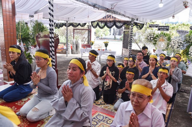 Visiting Late female Novice Thich Nu Phuc Tho Funeral in Bình Dương
